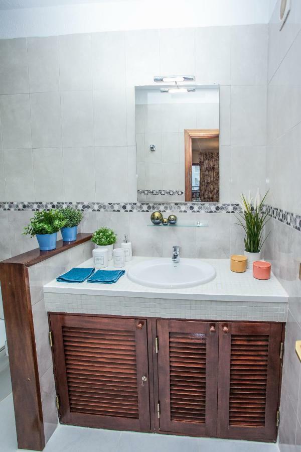 Spectacular Renovated Apartment, 5 Min To Camison Beach, With Aircon Arona  Exterior photo